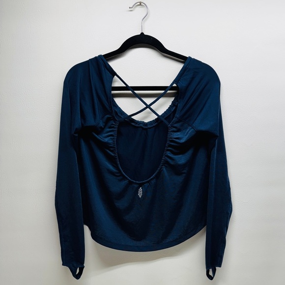 FP Freemovement Elegant Navy Blue Women's crop Top size S - Picture 1 of 10